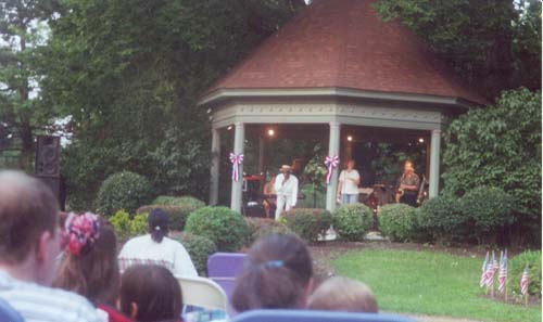 Free perfomance in the Laffey park